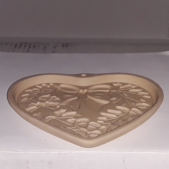 The Pampered Chef Seasons of Heart Cookie … - Picture 7 of 7